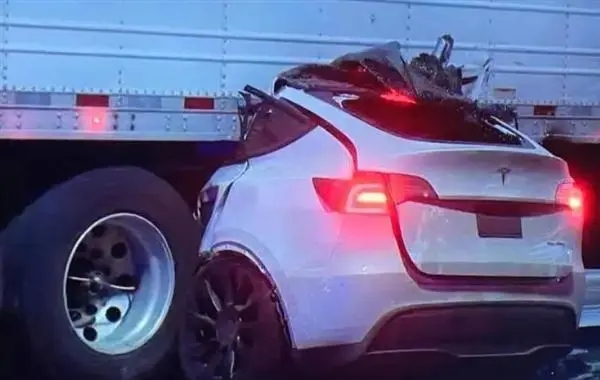 0820 蔚来9.jpg 0820 蔚来9.jpg